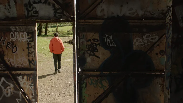 Still from Skive — looking up