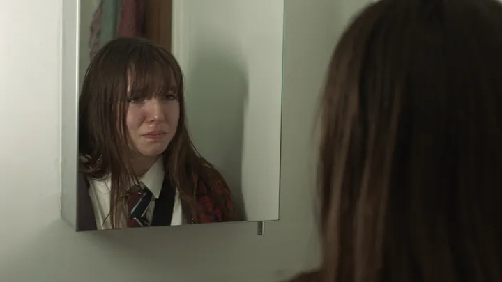 Still from Skive — mirror